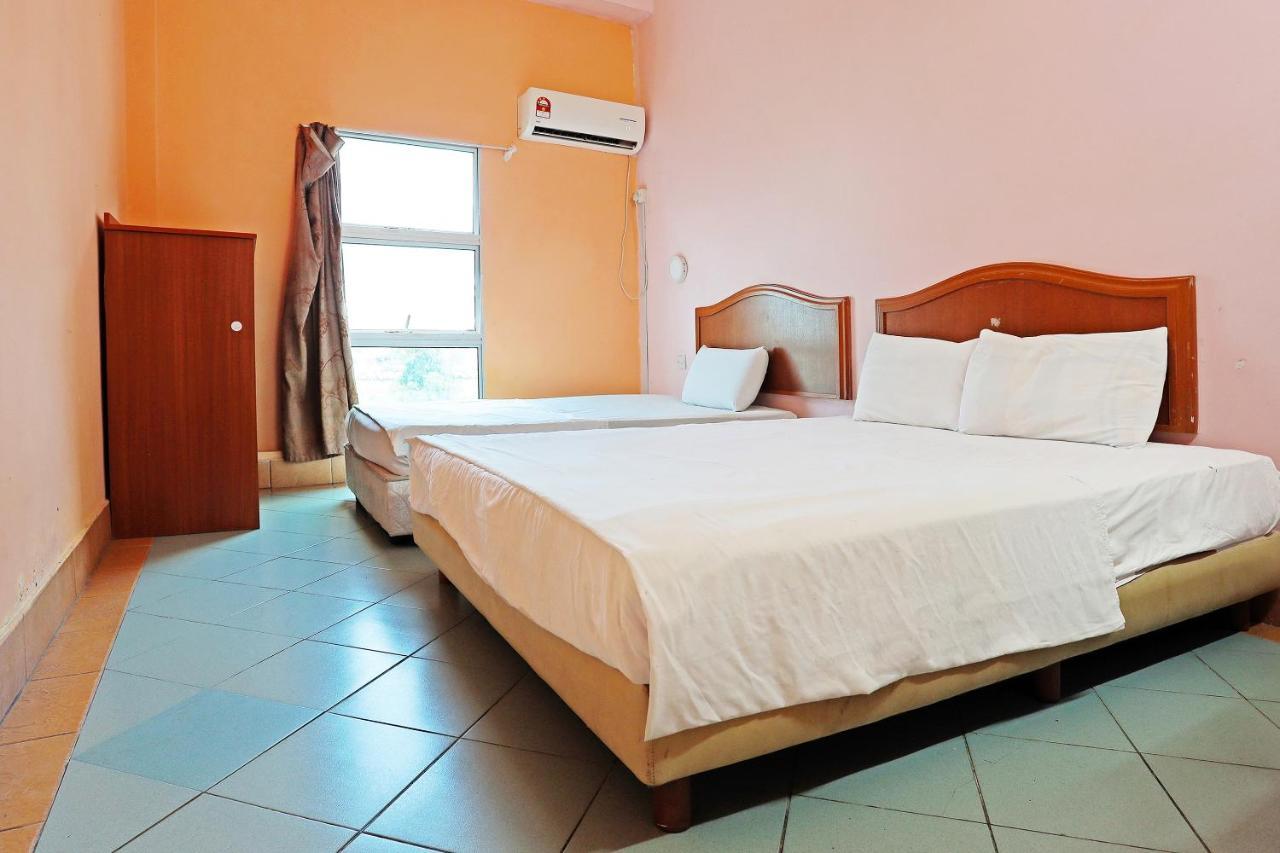 Hotel Oyo 90598 Living House C0 Kuching Zewnętrze zdjęcie