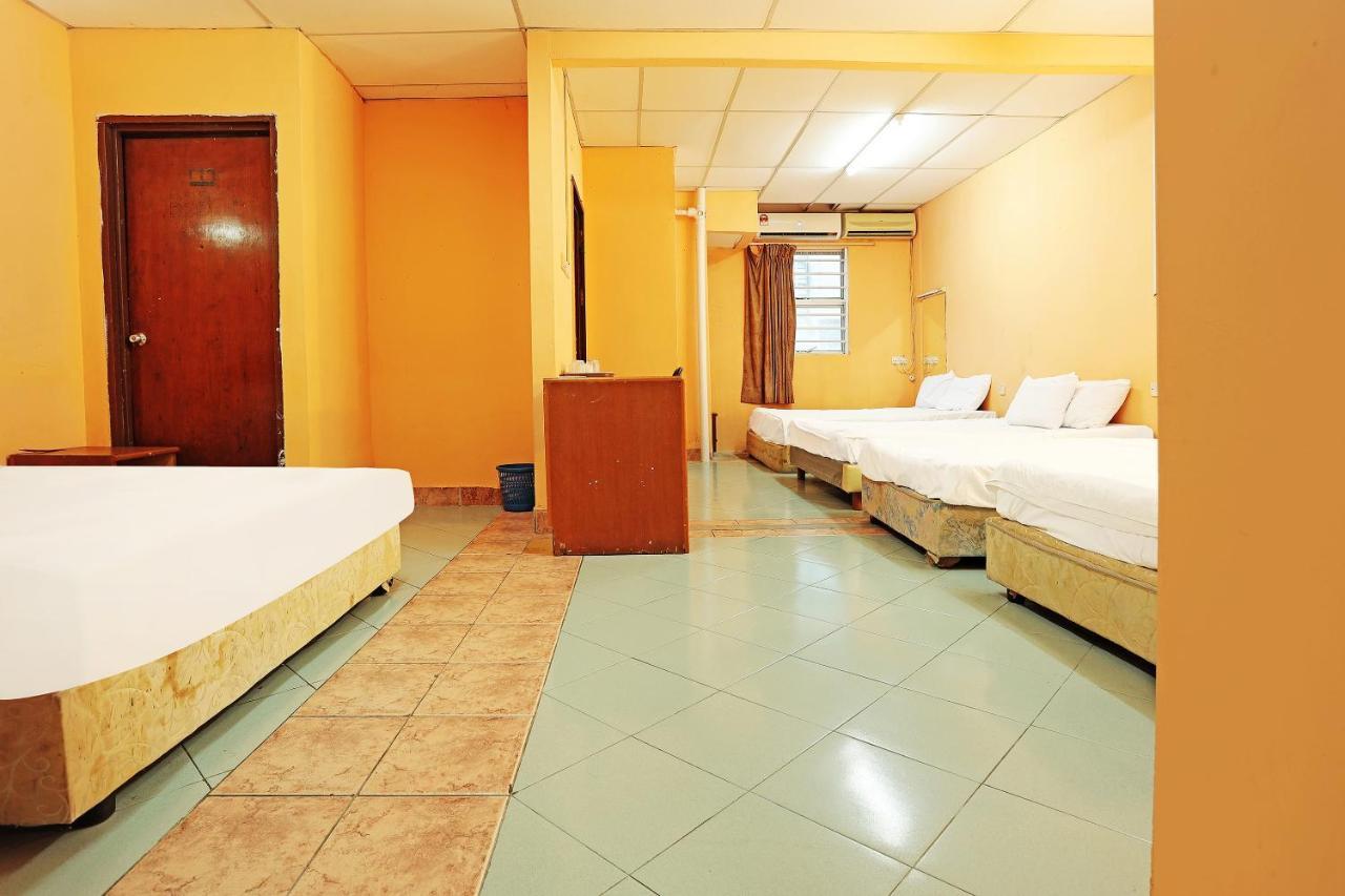 Hotel Oyo 90598 Living House C0 Kuching Zewnętrze zdjęcie