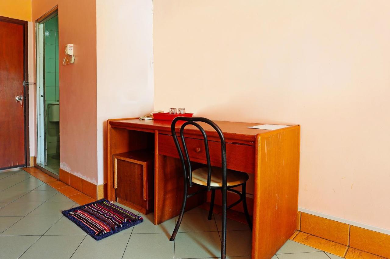 Hotel Oyo 90598 Living House C0 Kuching Zewnętrze zdjęcie