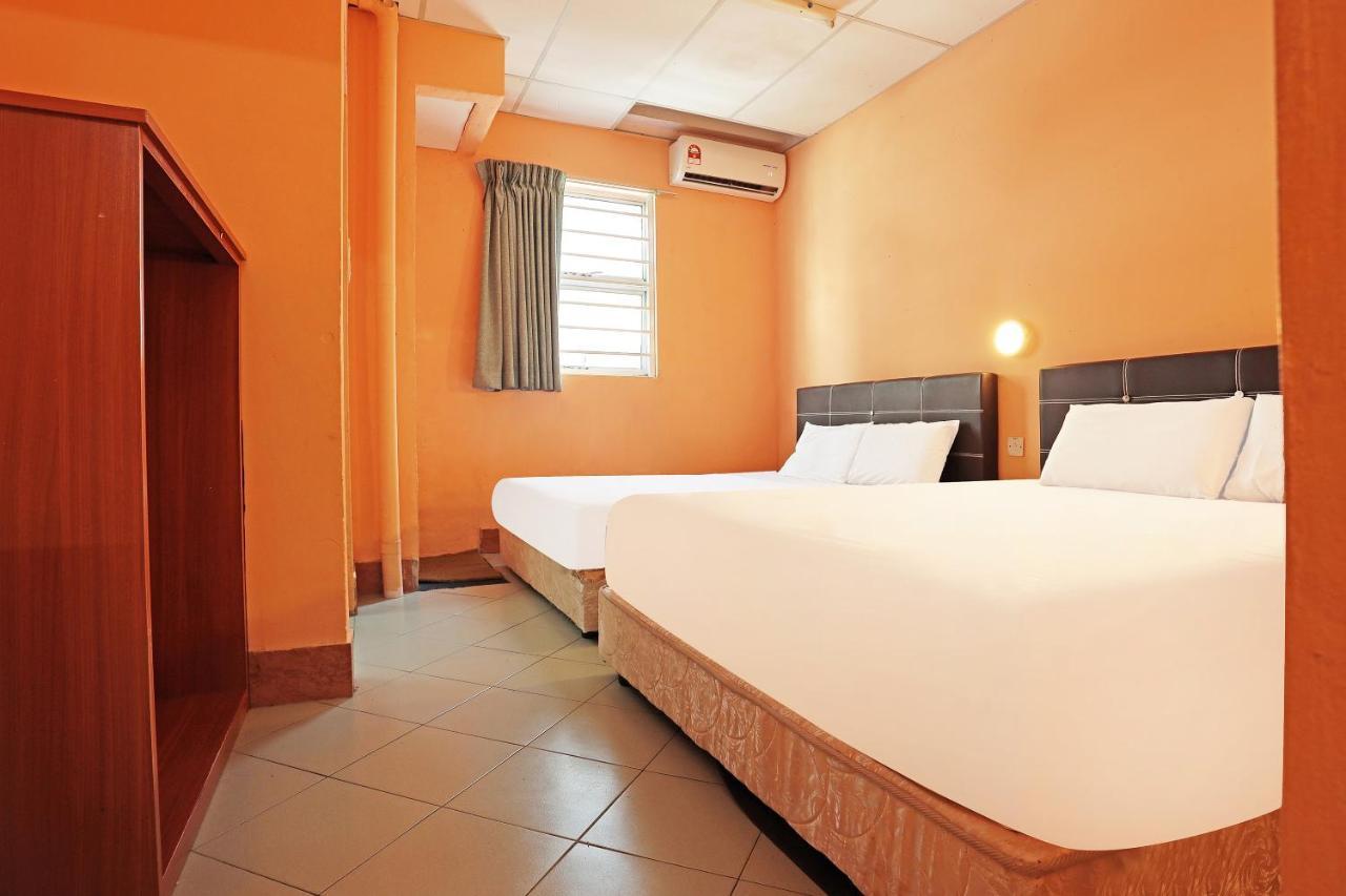 Hotel Oyo 90598 Living House C0 Kuching Zewnętrze zdjęcie