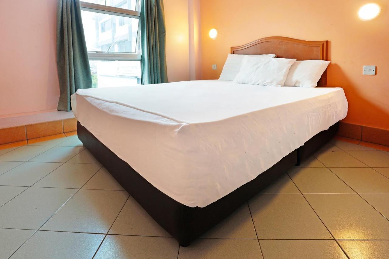 Hotel Oyo 90598 Living House C0 Kuching Zewnętrze zdjęcie